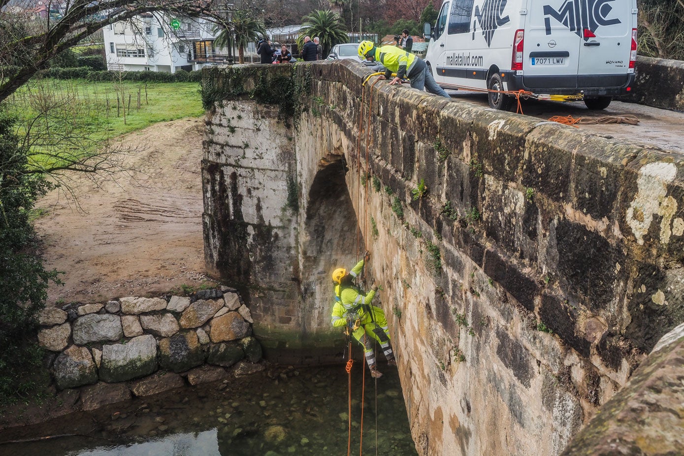 Se reabre el puente de Oruña