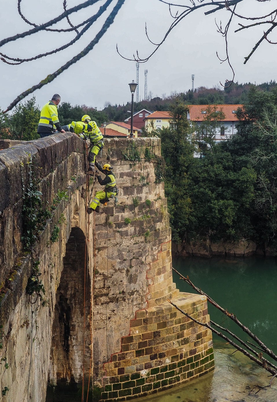 Se reabre el puente de Oruña