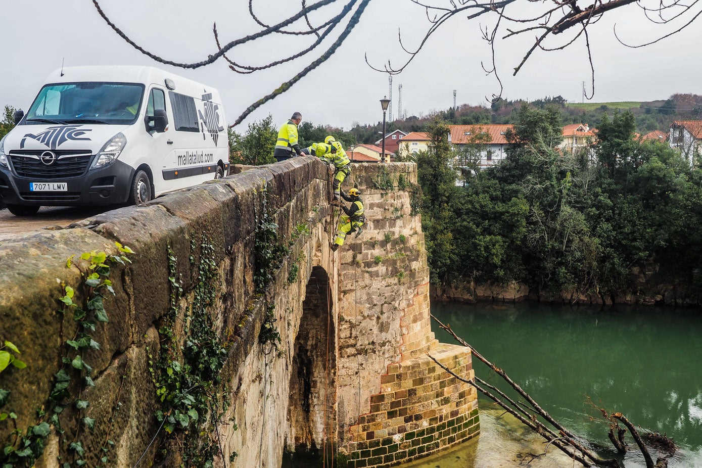 Se reabre el puente de Oruña