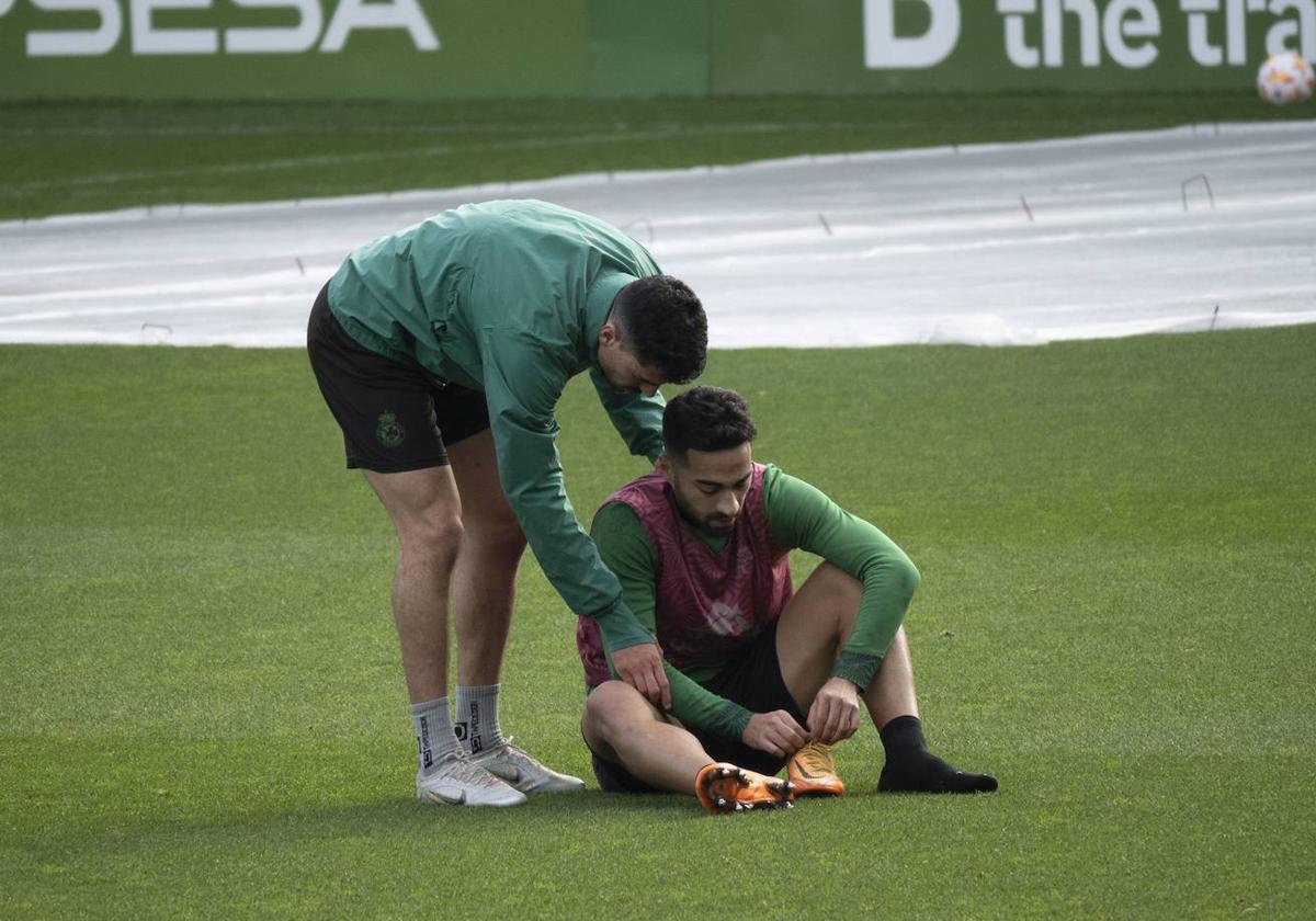 Rubén Alves, en el césped, en una imagen del pasado diciembre