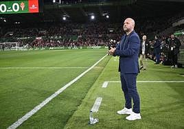 José Alberto, en el banquillo de los Campos de Sport.