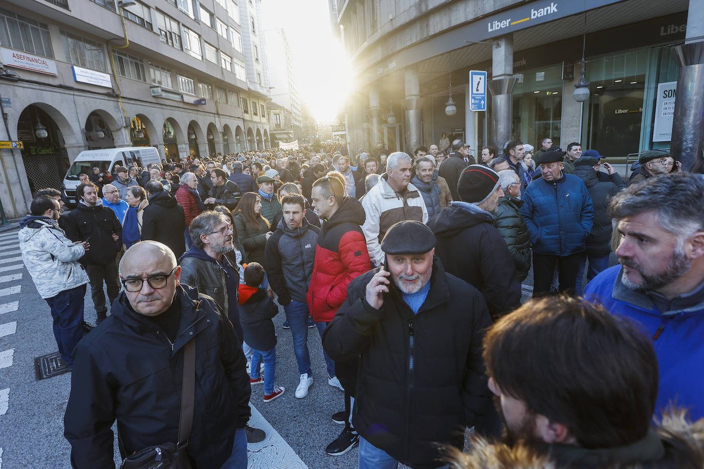 La plantilla, integrada por 485 trabajadores, pide que la revisión salarial se realice en base al IPC anual y con carácter retroactivo