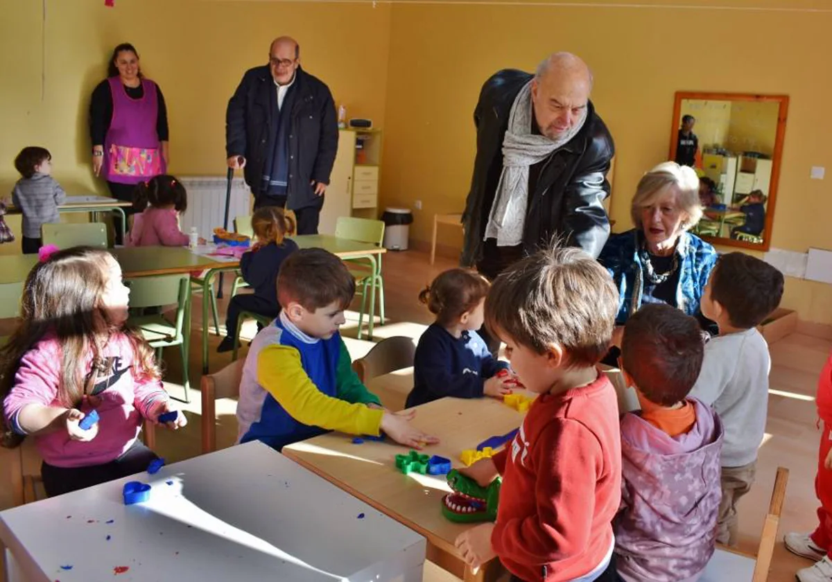 Education plans to open a line for one-year-old children at the Cieza school next year