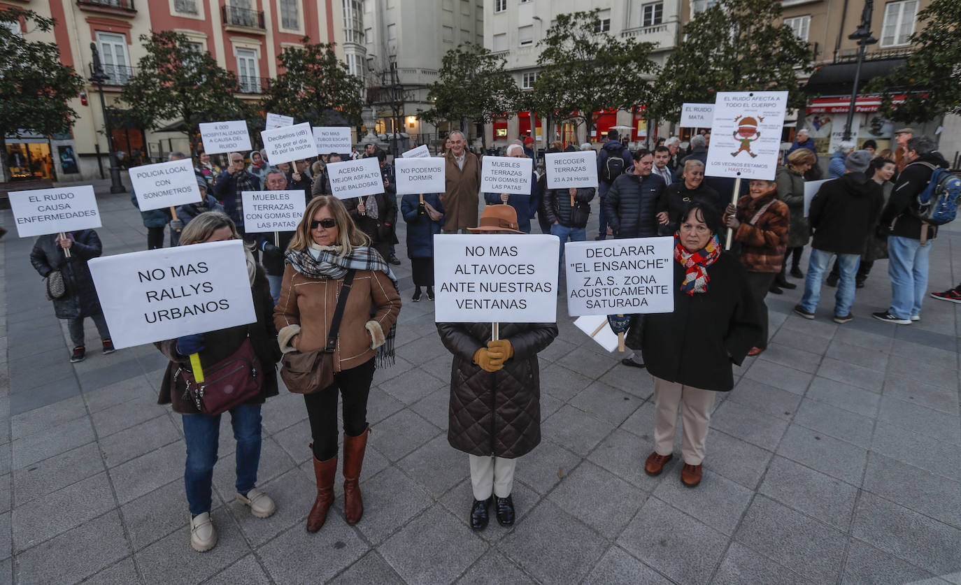 Las próximas concentraciones también se celebrarán en la plazuela de Puertochico a las 18.00 horas. El 16 de febrero, pedirán mejorar la movilidad urbana en el centro, el 23 de febrero exigirán un espacio público para todos y en la última cita, el 2 de marzo, reivindicarán mejoras en la limpieza urbana.