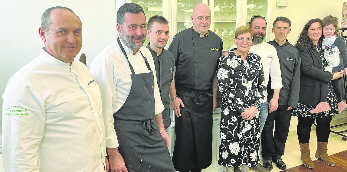 Eloy Galdeano, Toni González, Álvaro Obregón, José Luis Trueba, Mariti González, David Pérez, Juan Carlos Freire, Karla Ricciardiello y la nieta pequeña de Mariti.