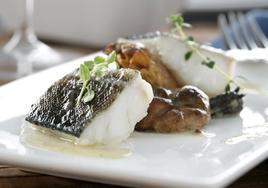 Bacalao con migas y pil pil de setas