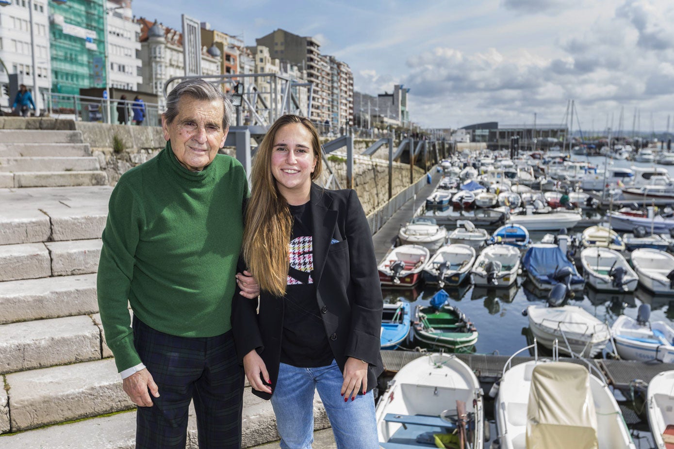 Toñín con su hija Marina Núñez en Puertochico.