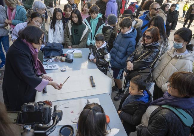 La asociación explicó a los presentes diversas cuestiones sobre la cultura china