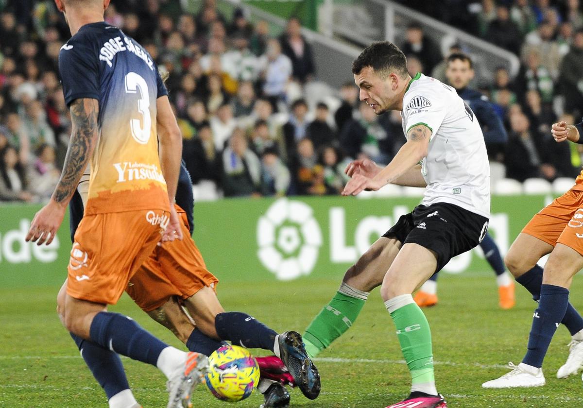 Íñigo Vicente hizo anoche olvidar a Jorge Pombo