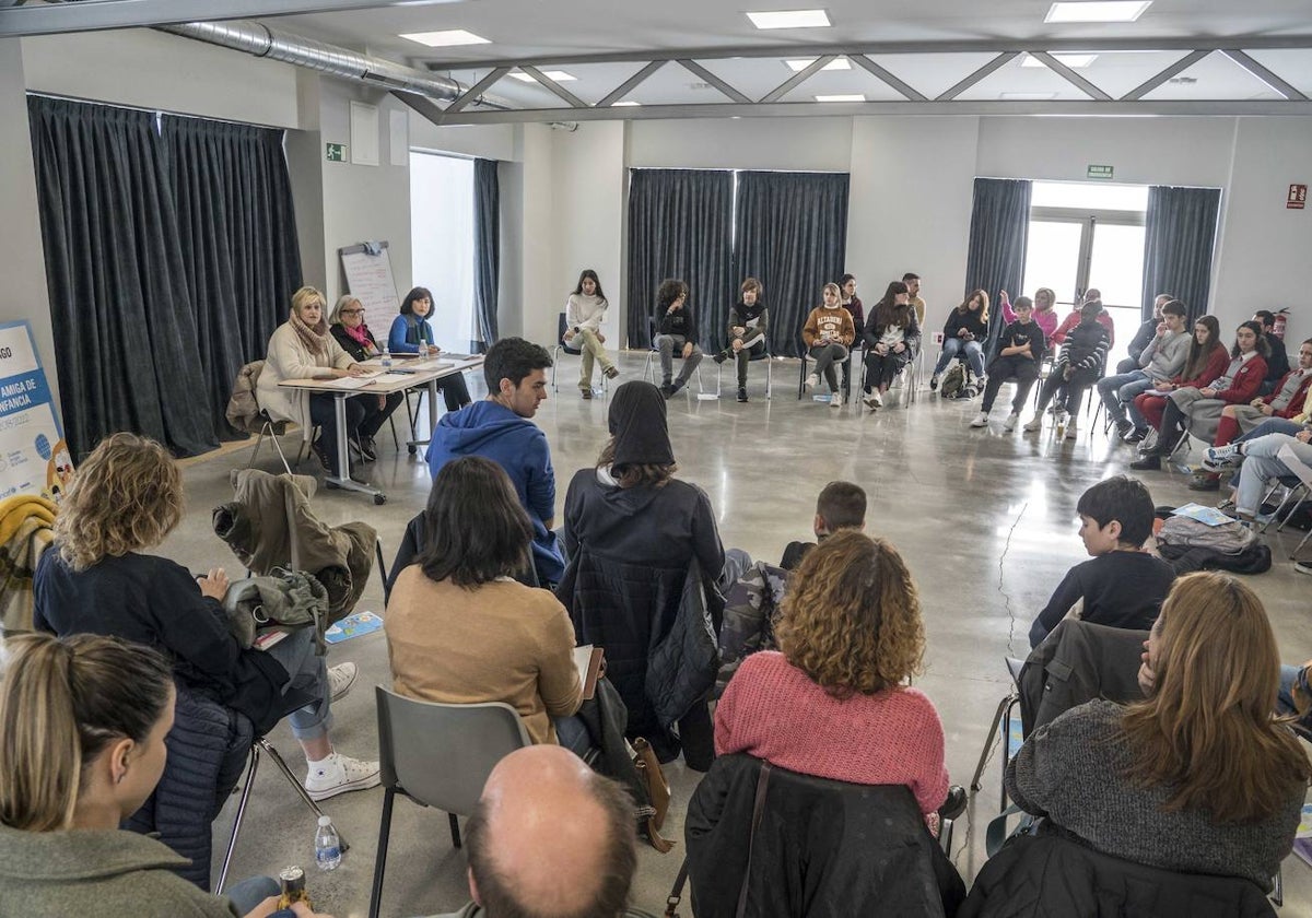 La asamblea de la infancia se llevó a cabo en la nueva Casa Joven de Cros