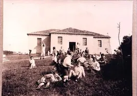 Coloniaa escolares a principios del siglo XX en la sede de la ILE en San Vicente
