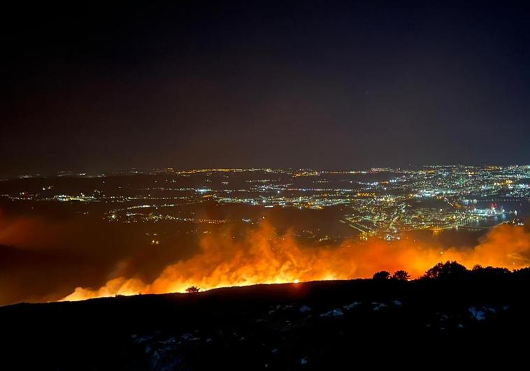 El incendio de Peña Cabarga visto desde la cumbre del macizo