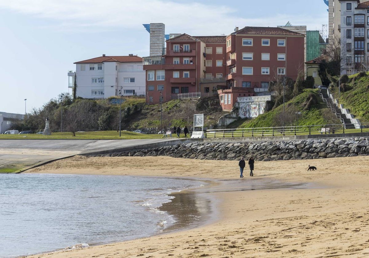 La nueva playa que se ha formado junto a la rampa que se usó para el Mundial