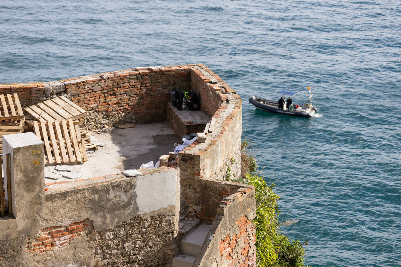 Zona del faro que está siendo restaurada durante estos días.