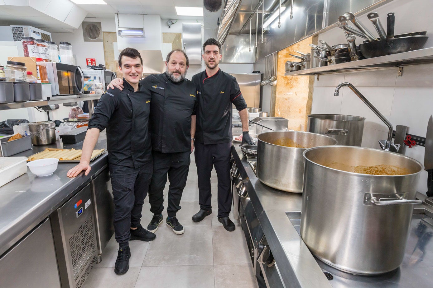 Equipo de cocina liderado por Joseba Guijarro.