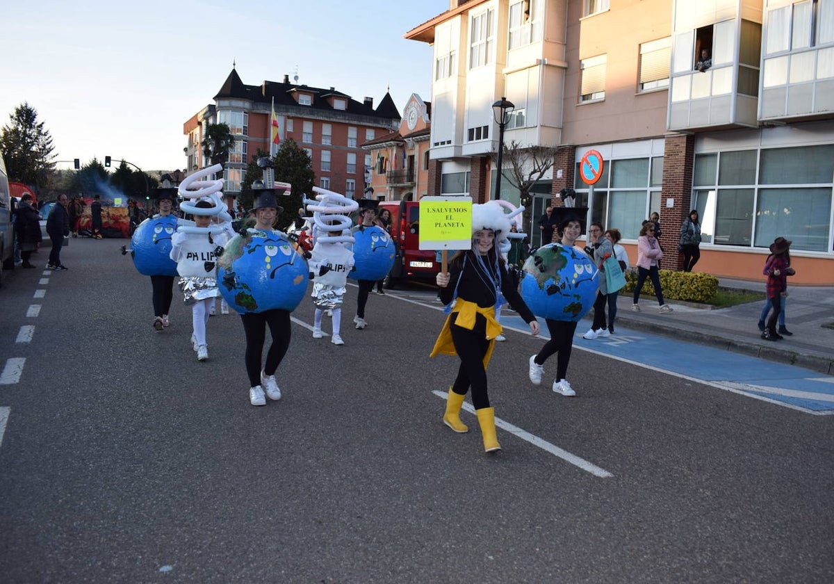 Imagen de archivo de la última edición del Carnaval infantil de Piélagos sin la utilización de mascarilla.