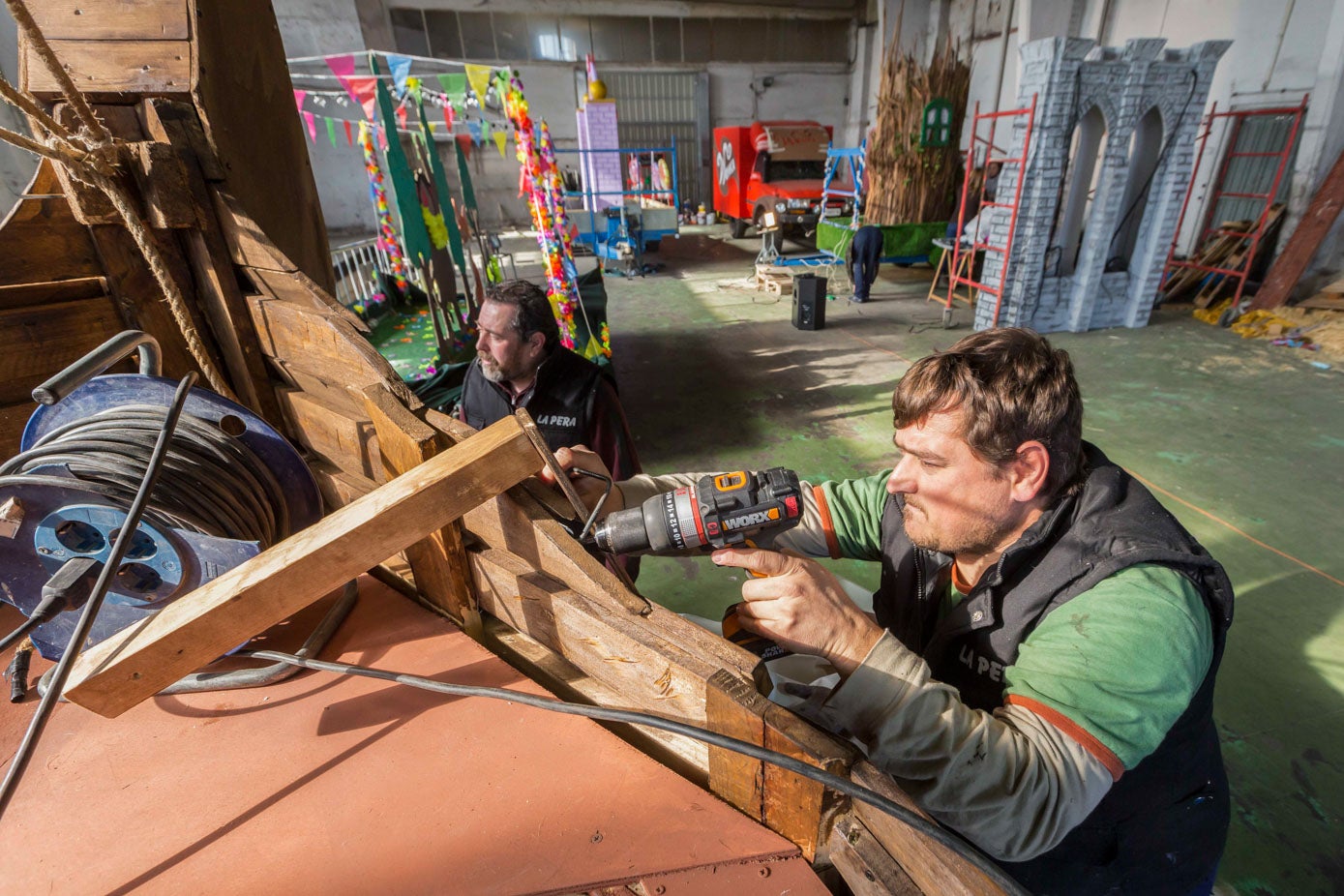 La estructura del barco vikingo de La Pera está hecha a base de palés.