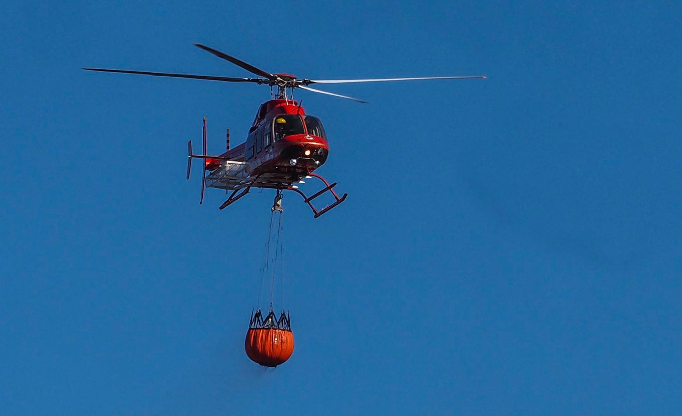 El helicóptero del 112 sobrevuela Linto alrededor de las 11.00 horas de la mañana de este jueves.