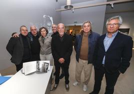 Fernando Salmón, Fernando Zamanillo, María González-Camino, Salvador Carretero, Fernando Bermejo, Carlos Crespo y Juan Muñiz en el Casyc Up, espacio de Caja Cantabria que acogió la puesta de largo de Art Book.