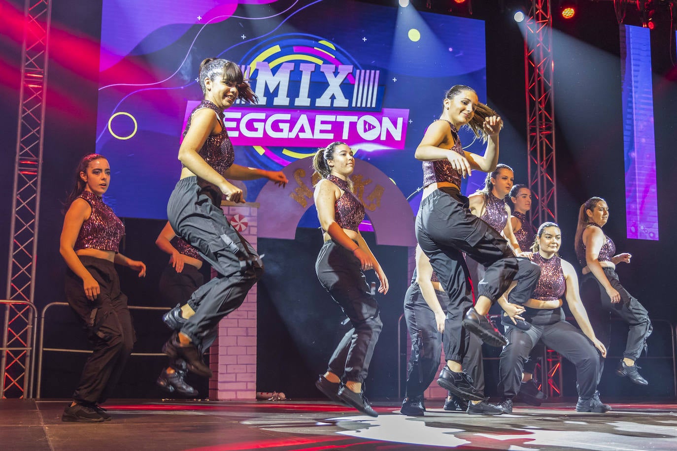 Una eximición de baile del grupo 'Latin Dance'. 