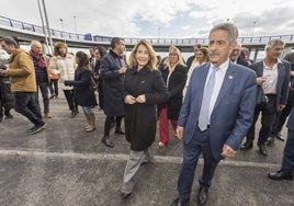 El presidente Revilla y la ministra Raquel Sánchez, durante la inauguración de la nueva entrada al Puerto de Santander