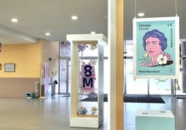 Imagen del sello de la pintora cántabra, María Blanchard, expuesta en la Facultad de Derecho.