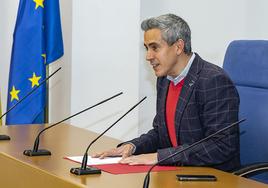 El vicepresidente regional, Pablo Zuloaga, en la sede regional.