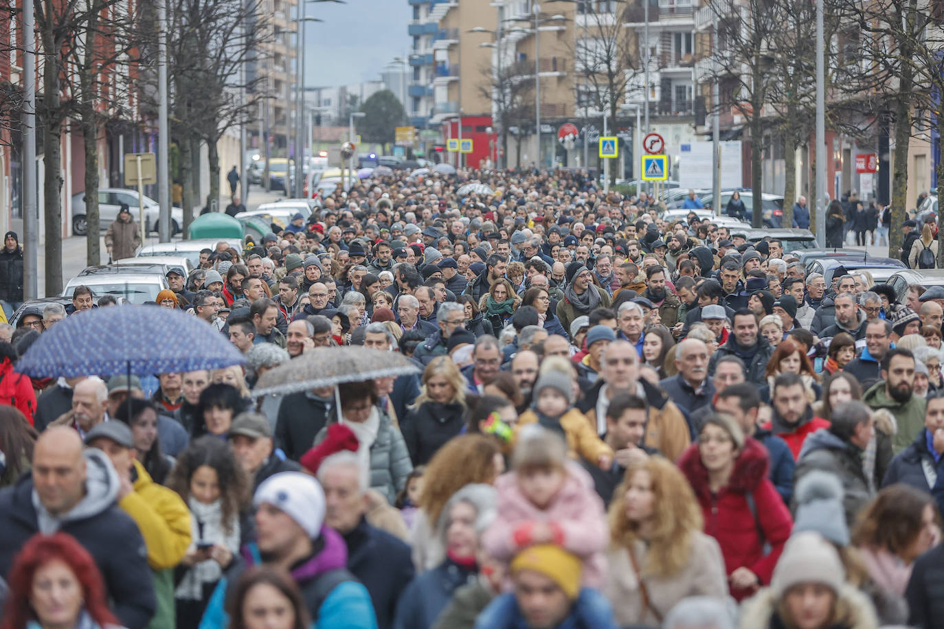 La marcha de protesta llega a la Plaza de la Llama