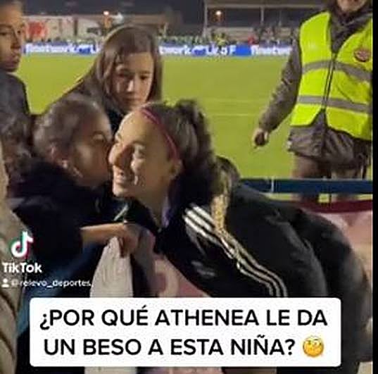 Athenea, el mejor regalo para Dania