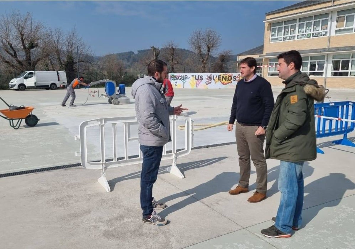 El concejal de Deportes, Luis Antonio Sañudo, visitó los trabajos.