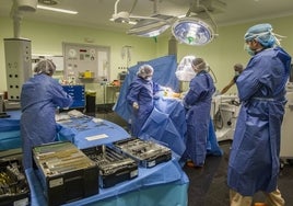 Operación de Traumatología, en el Hospital Valdecilla.