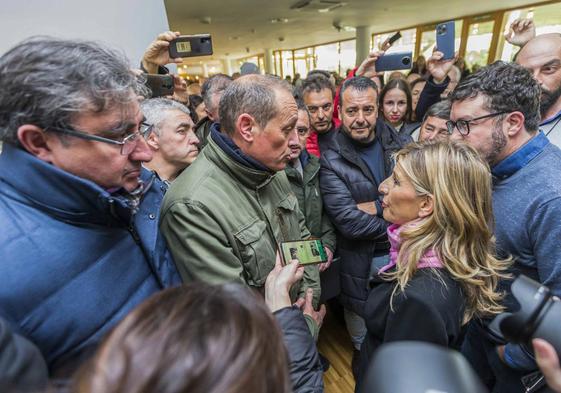 Yolanda Díaz, el pasado sábado en santander con trabajadores de Aspla