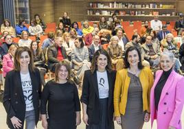 De izquierda a derecha, Mariola Gutiérrez, Elena Blanco, Paula Sumillera, Gema Igual y Leticia Mena, este martes, en el Centro Botín.