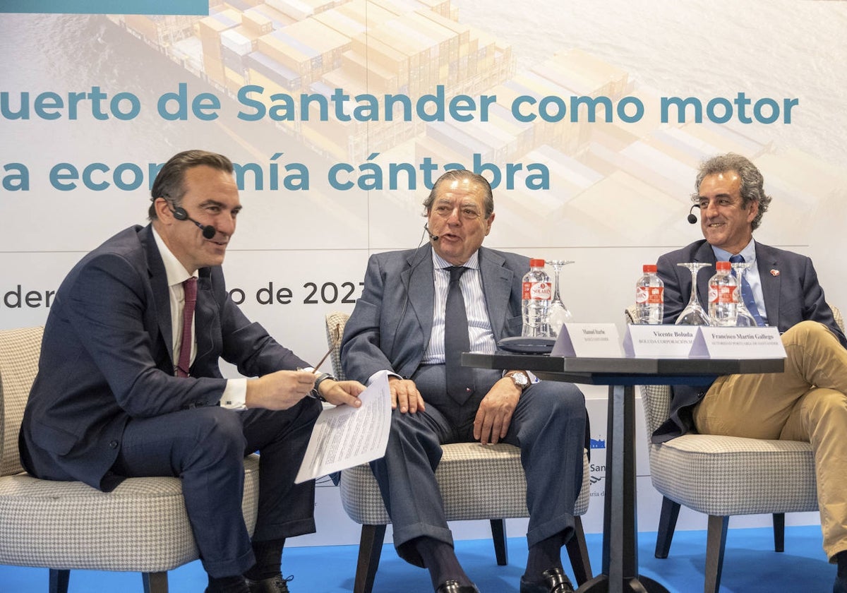 Manuel Iturbe, Vicente Boluda y Francisco Martín, durante el encuentro de directivos, celebrado en el Hotel Bahía.