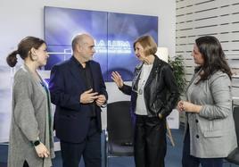 Ana Gil, Gonzalo Sellers, Charo Quintana y Pilar González.