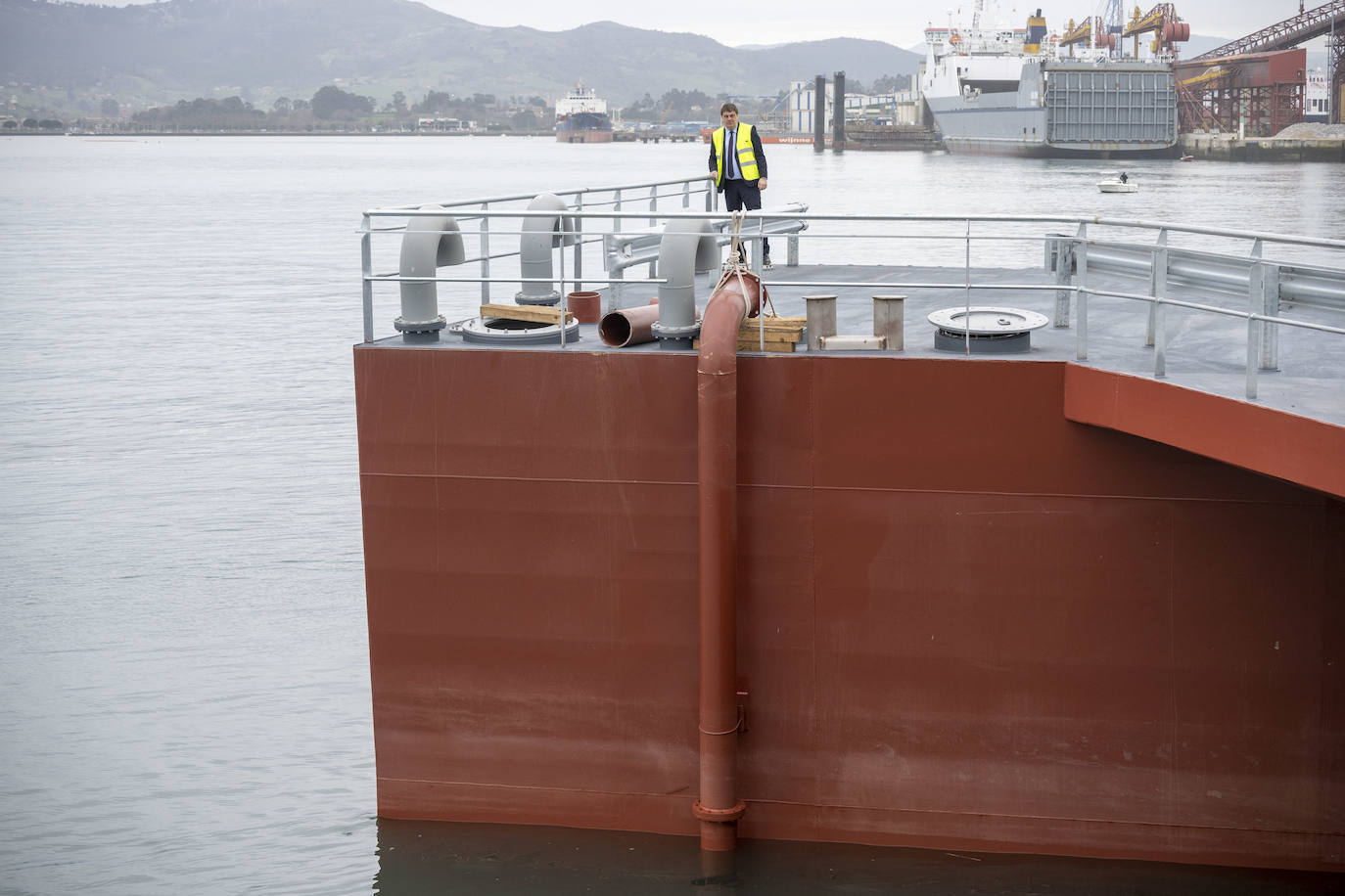 La nueva terminal de ferries se enmarca en un proyecto de cambio más ambicioso, del que forman parte otras obras en marcha como Raos 9, el silo vertical o las nuevas vías de tren.