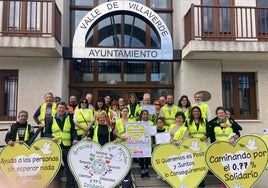 Los participantes posan a su llegada a Valle de Villaverde.