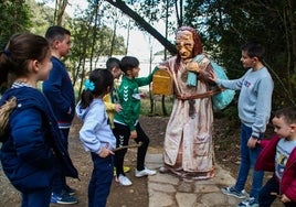 El Arquetu, del artista Fran Querol, es una de las cuatro figuras que se acaban de añadir a la colección