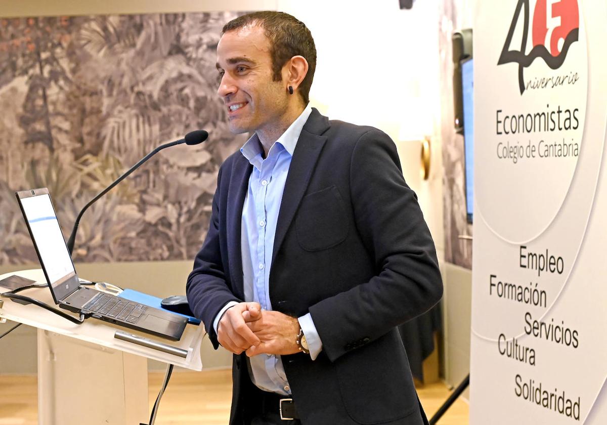 Rayón, durante su intervención de este jueves en un acto del Colegio de Economistas.