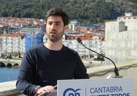 Cristian Antuñano durante la presentación de su candidatura.