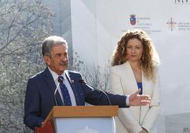 El presidente Revilla, junto a la delegada del Gobierno, Ainoa Quiñones, en el acto de este viernes sobre el Mupac.