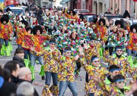 Desfile de carrozas en una pasada edición de las Fiestas de San José en El Astillero.