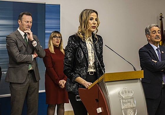 Jezabel Morán, en su primer discurso como consejera junto al presidente Revilla.