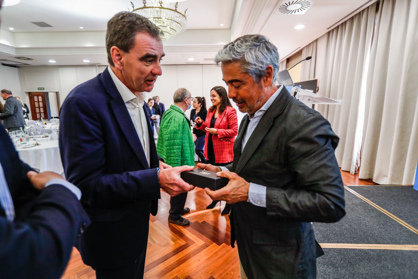 Ignacio Pérez Alonso, Director General de El Diario Montañés conversa con Josep María Casas.