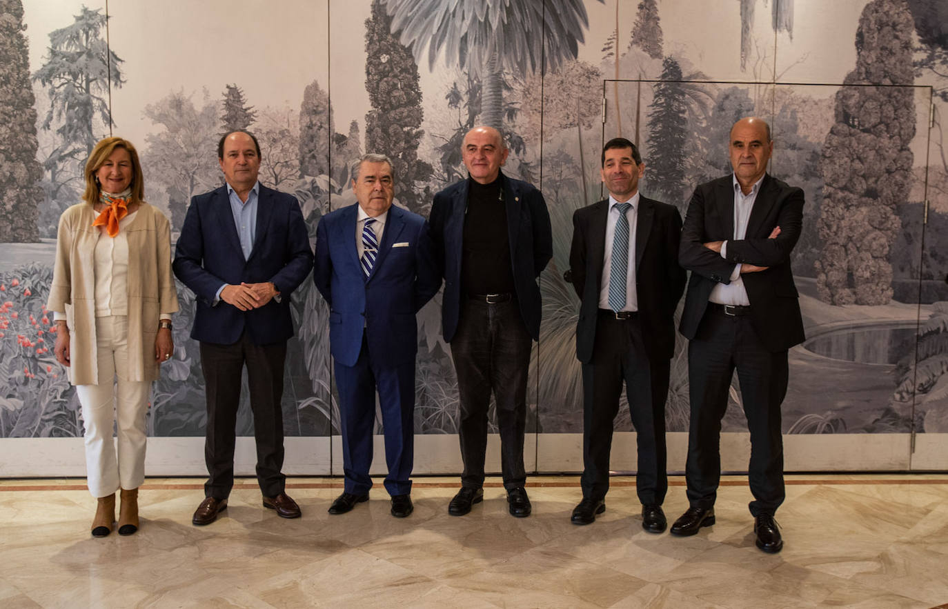 Ana Cabrero, Modesto Piñeiro, Víctor Bustillo, Jesús Martínez, Paco Hevia y Justino Sánchez.