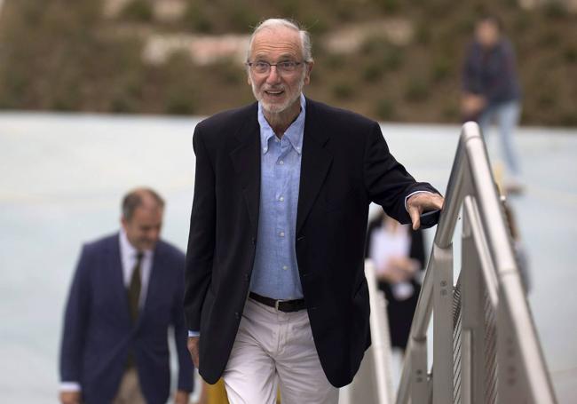 Renzo Piano, en las escaleras del pachinko del Centro Botín