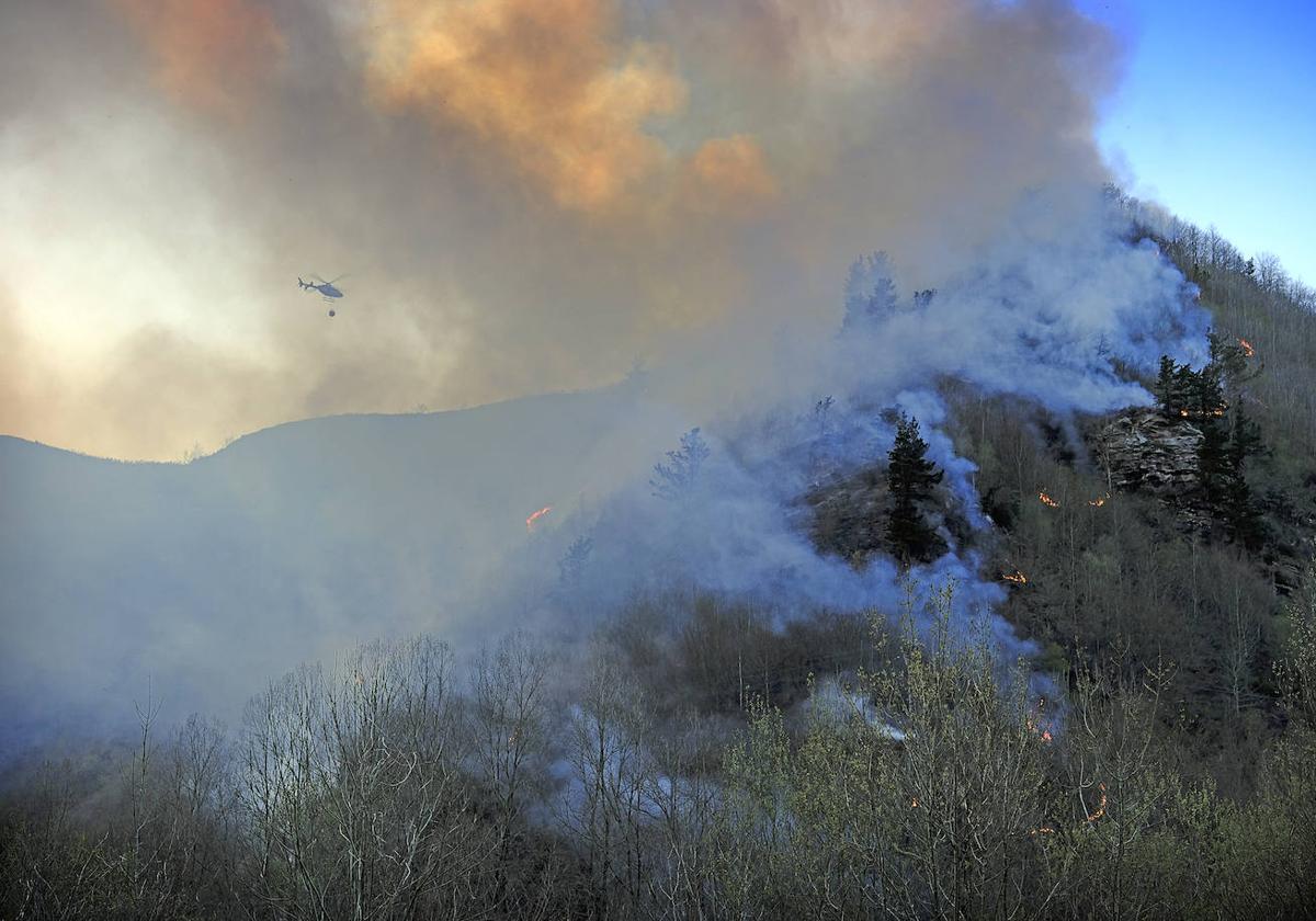 El incendio de Cabezón, en imágenes