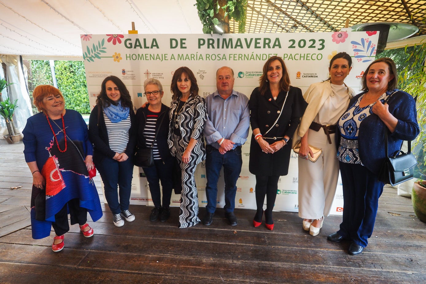 Rosa Pereda, Olatz Almandoz, Clara Gallego, Ana Belén Álvarez, Ángel Sainz, Paula Fernández, Ana Manrique y María Jesús Fernández. 