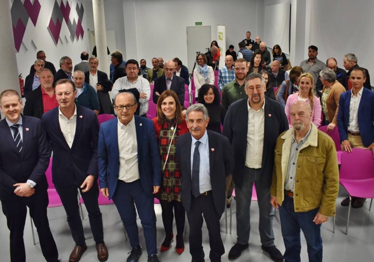 Presentación de los candidatos del PRC en Buelna y Cieza.