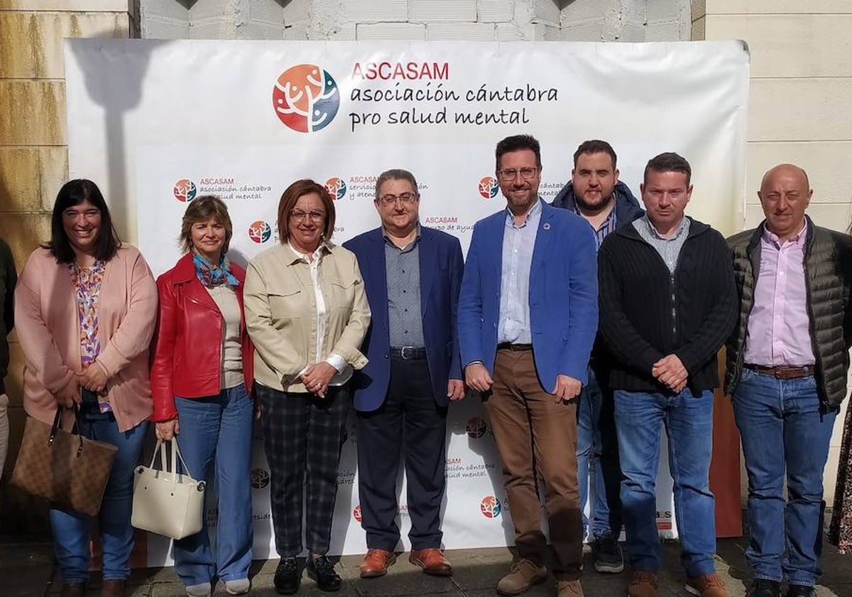 Alcaldes y concejales de la zona oriental de Cantabria han acudido a esta convocatoria para aunar estrategias sobre la salud mental.